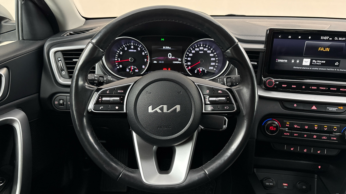 Kia Ceed - 9