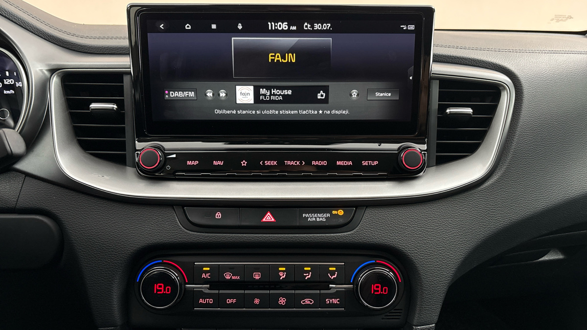 Kia Ceed - 11
