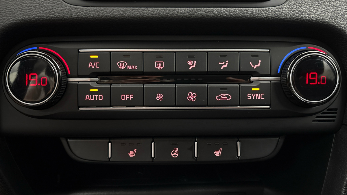 Kia Ceed - 13