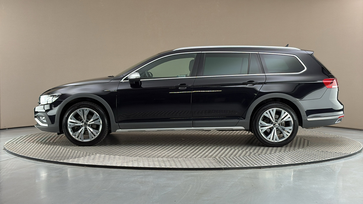 Volkswagen Passat - 4