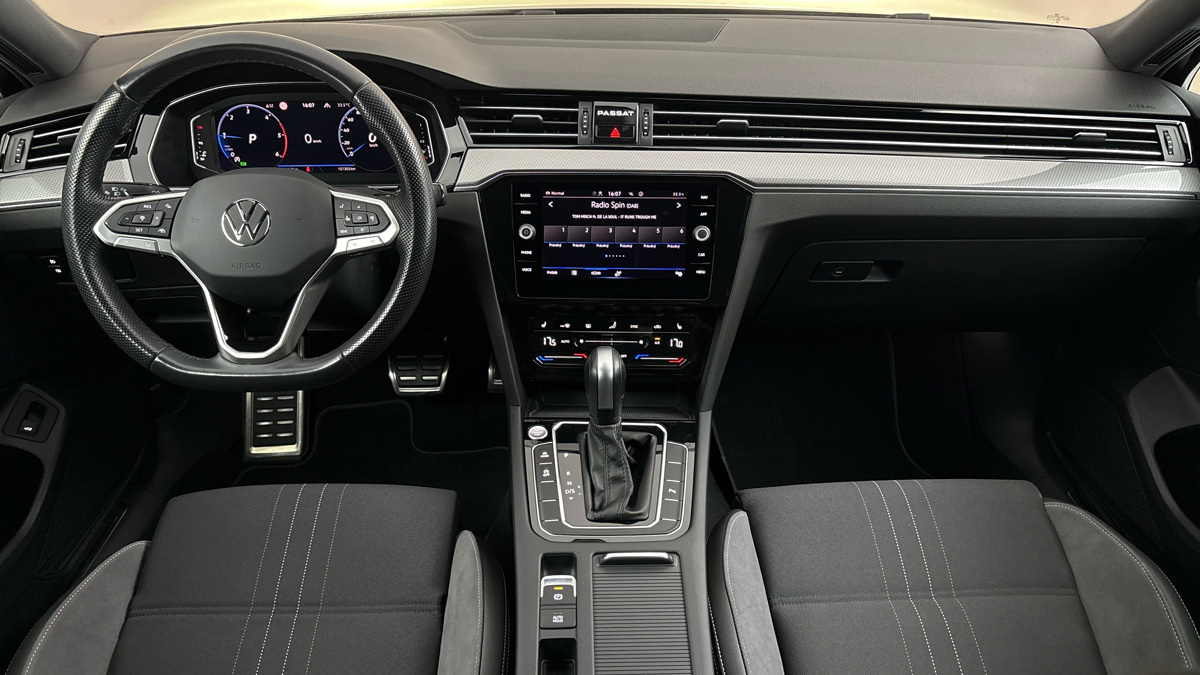 Volkswagen Passat - 8