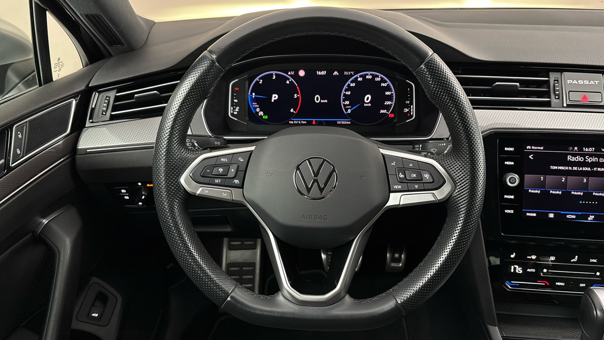 Volkswagen Passat - 9