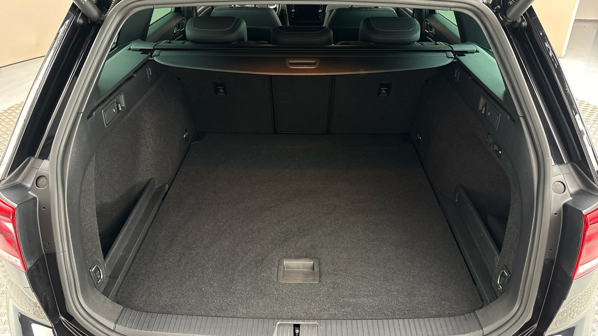 Volkswagen Passat - 17