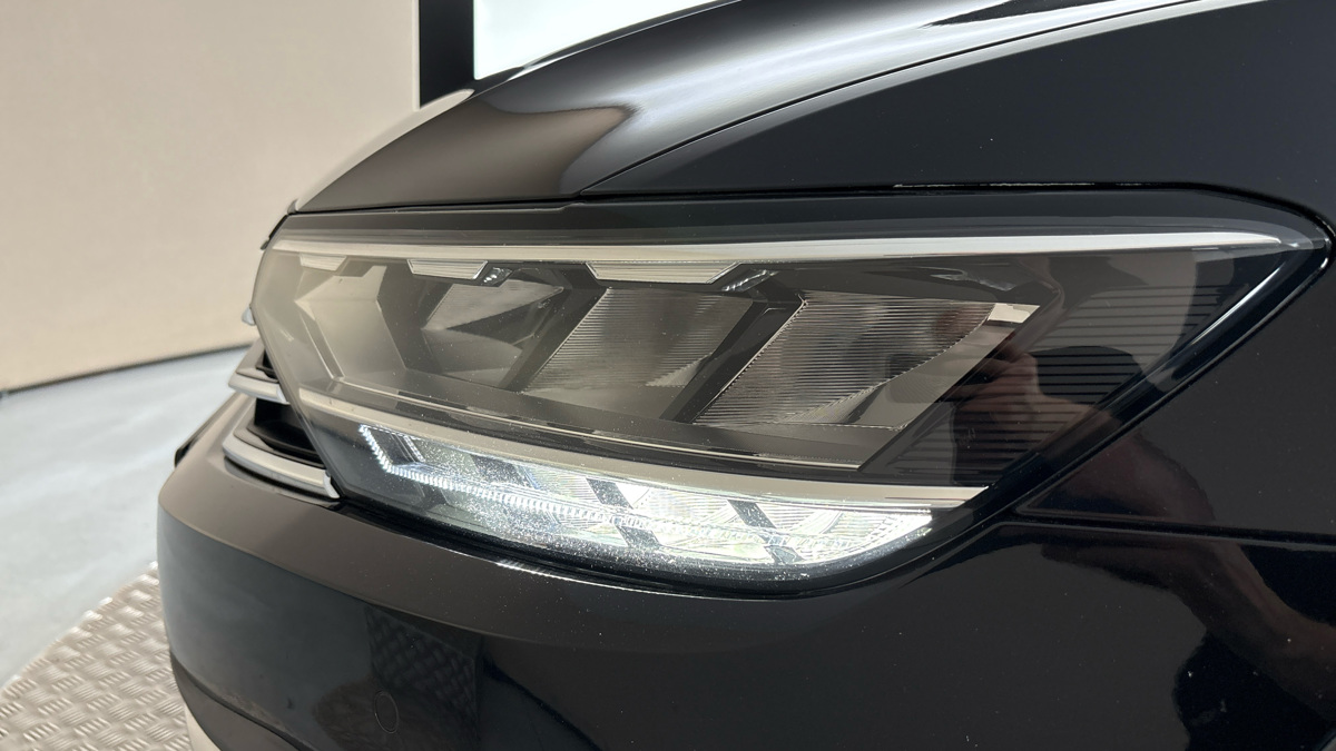 Volkswagen Passat - 18