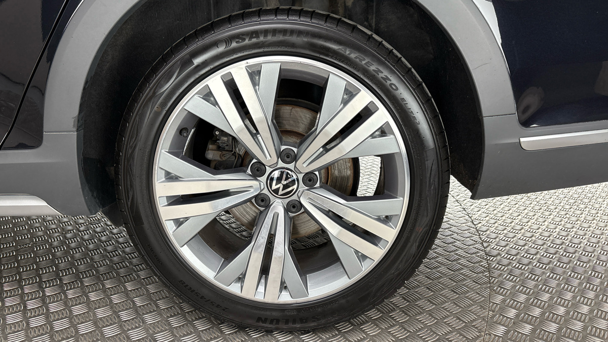 Volkswagen Passat - 19