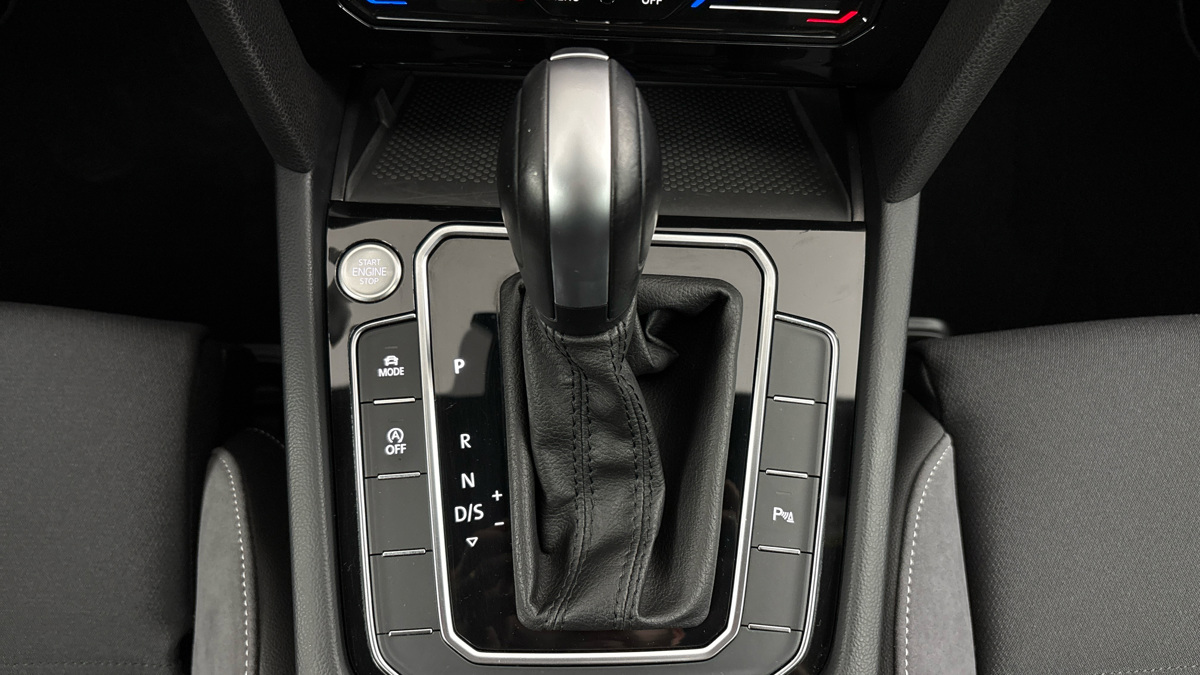 Volkswagen Passat - 25