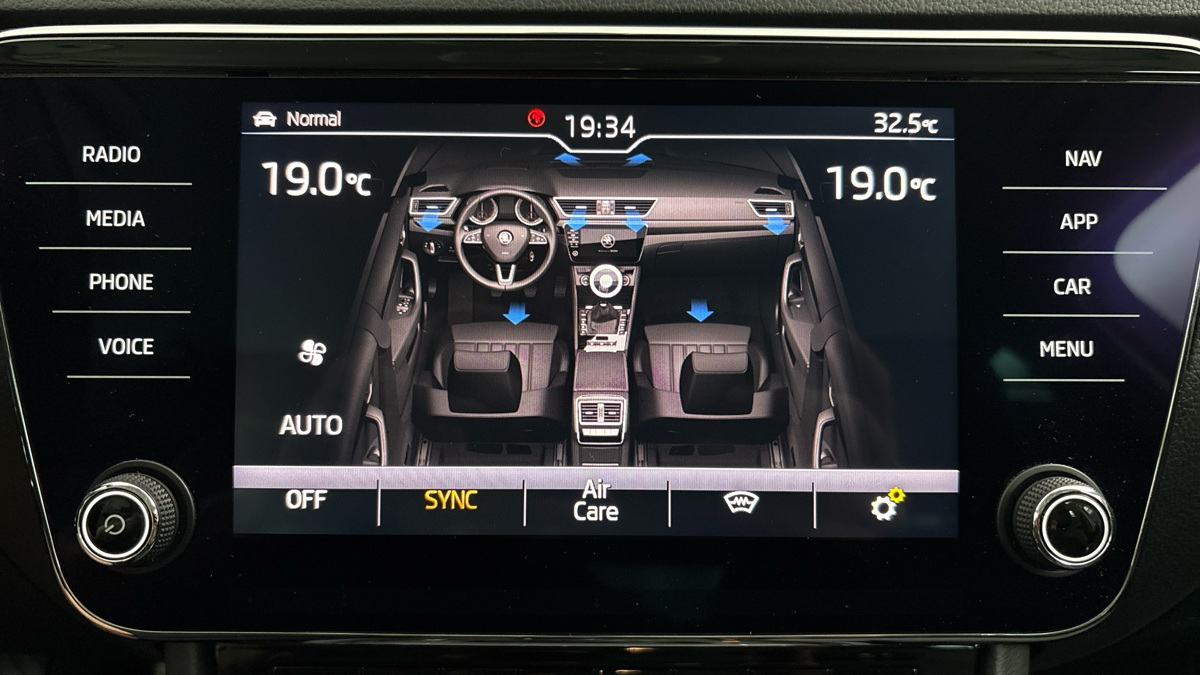 Škoda Superb - 24