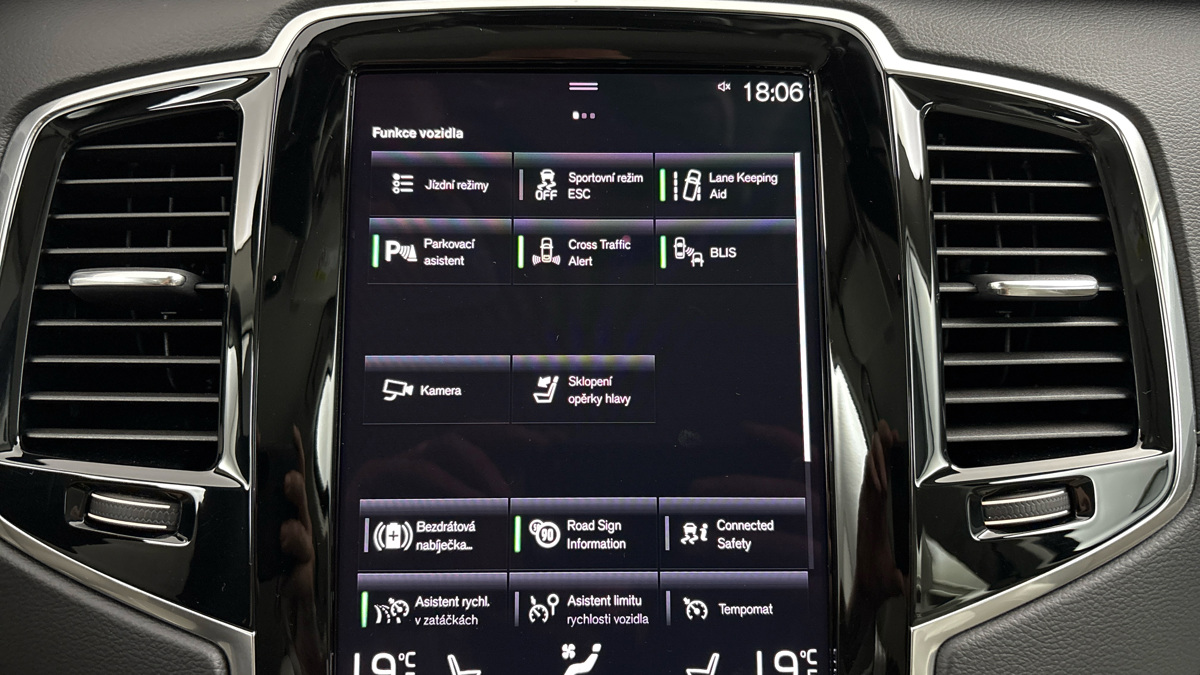 Volvo XC90 - 27