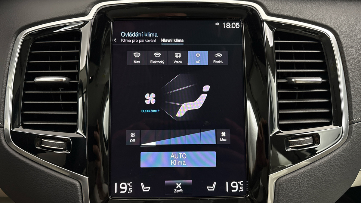 Volvo XC90 - 29