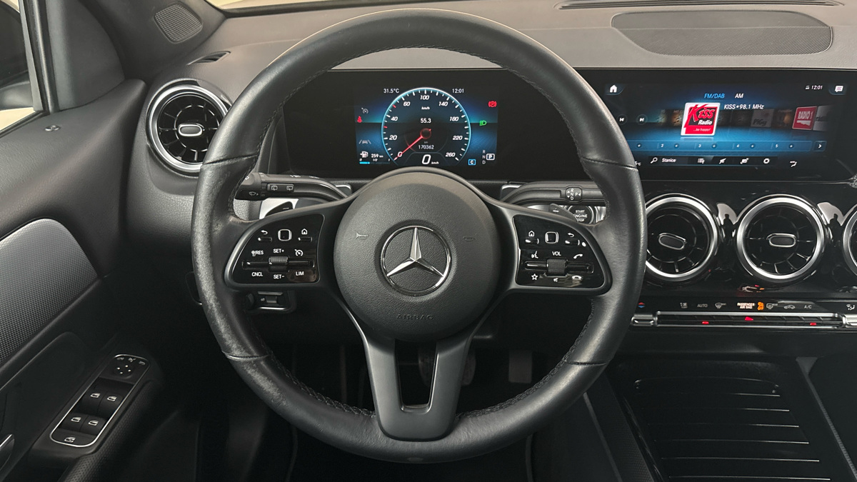 Mercedes-Benz GLB - 9