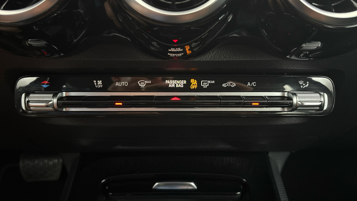 Mercedes-Benz GLB - 13