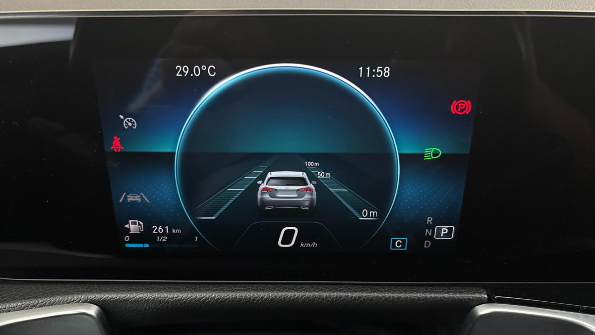 Mercedes-Benz GLB - 22