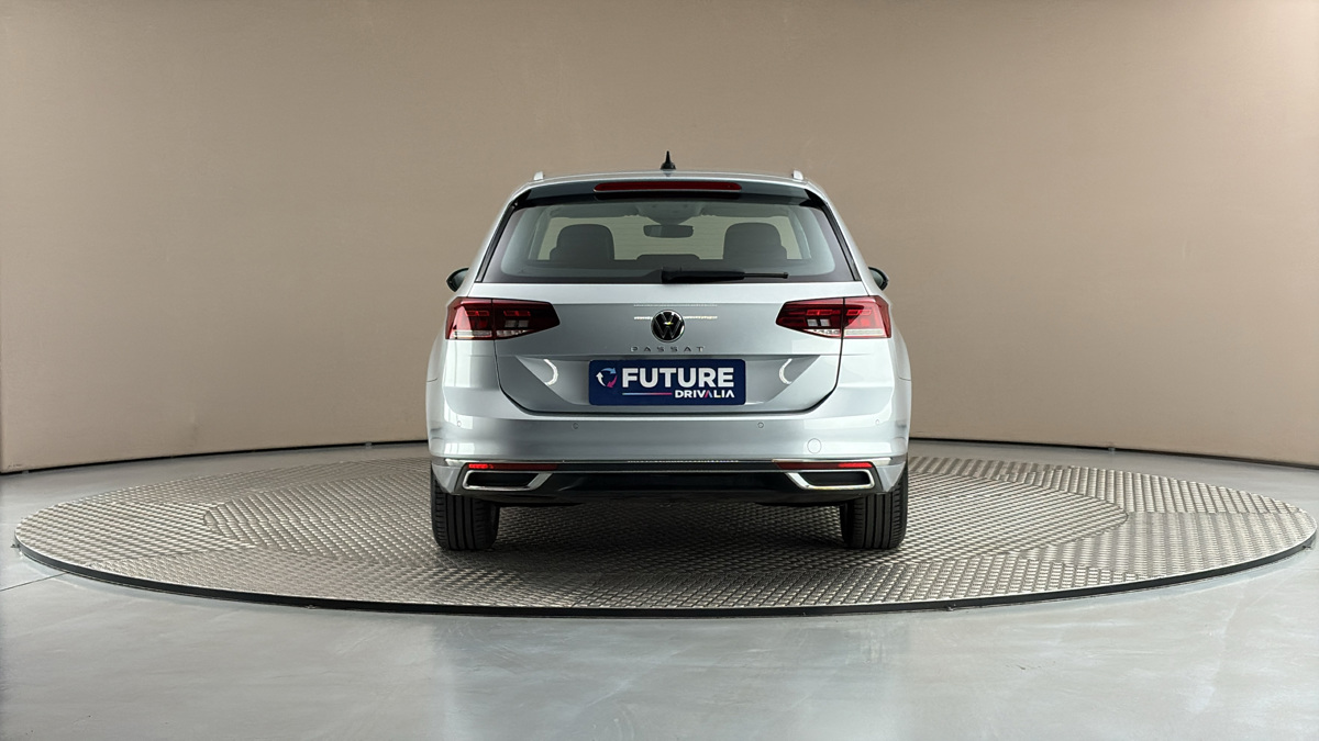 Volkswagen Passat - 5