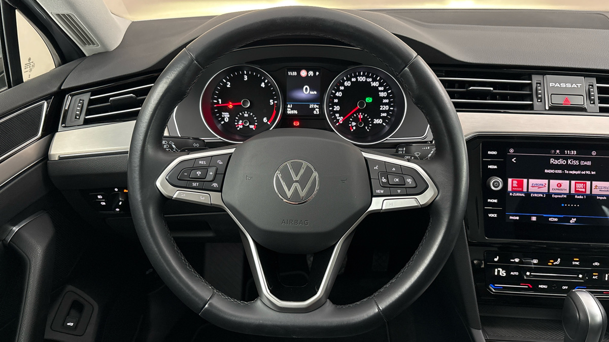 Volkswagen Passat - 9