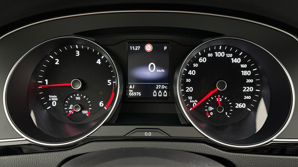 Volkswagen Passat - 10