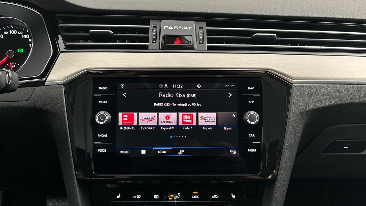 Volkswagen Passat - 11