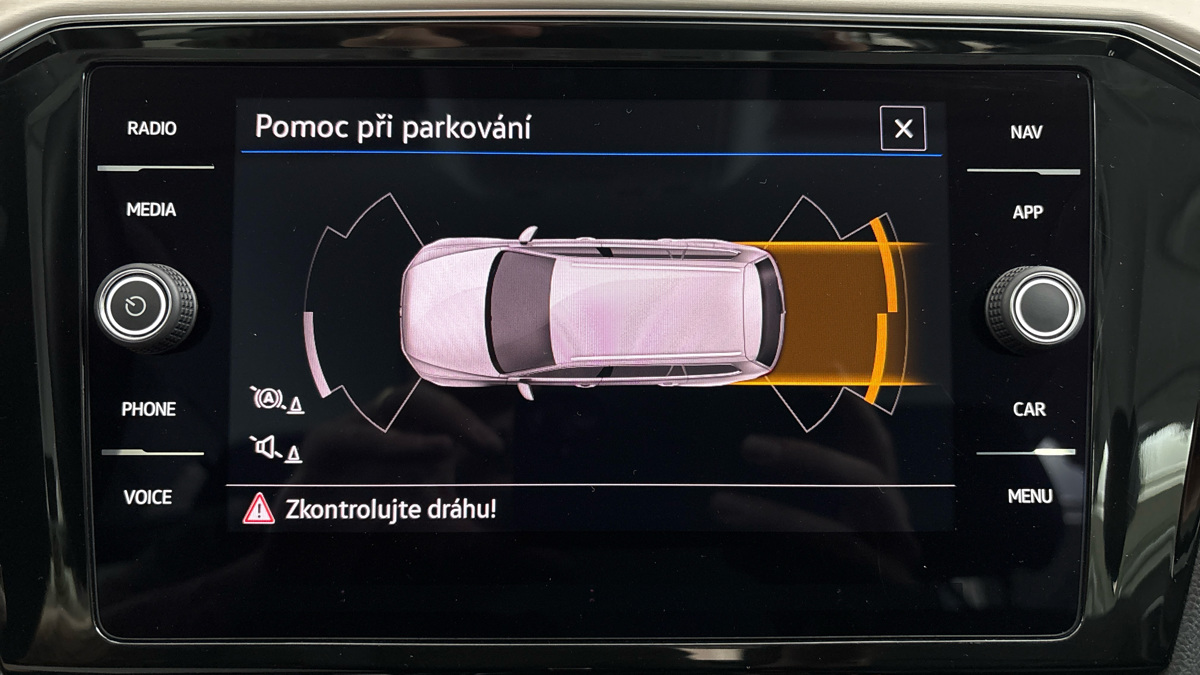 Volkswagen Passat - 12