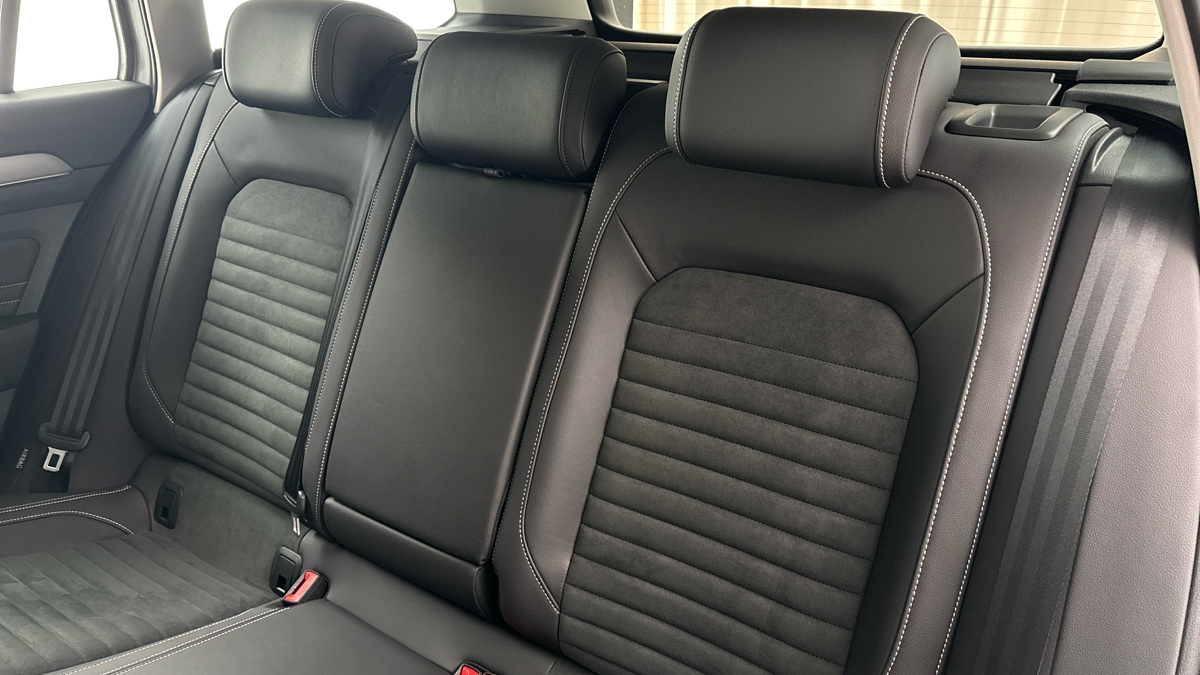 Volkswagen Passat - 16