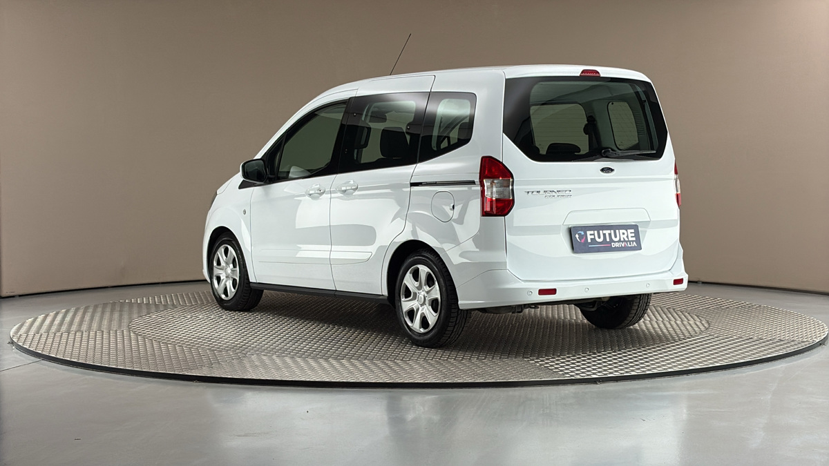 Ford Tourneo Courier - 2