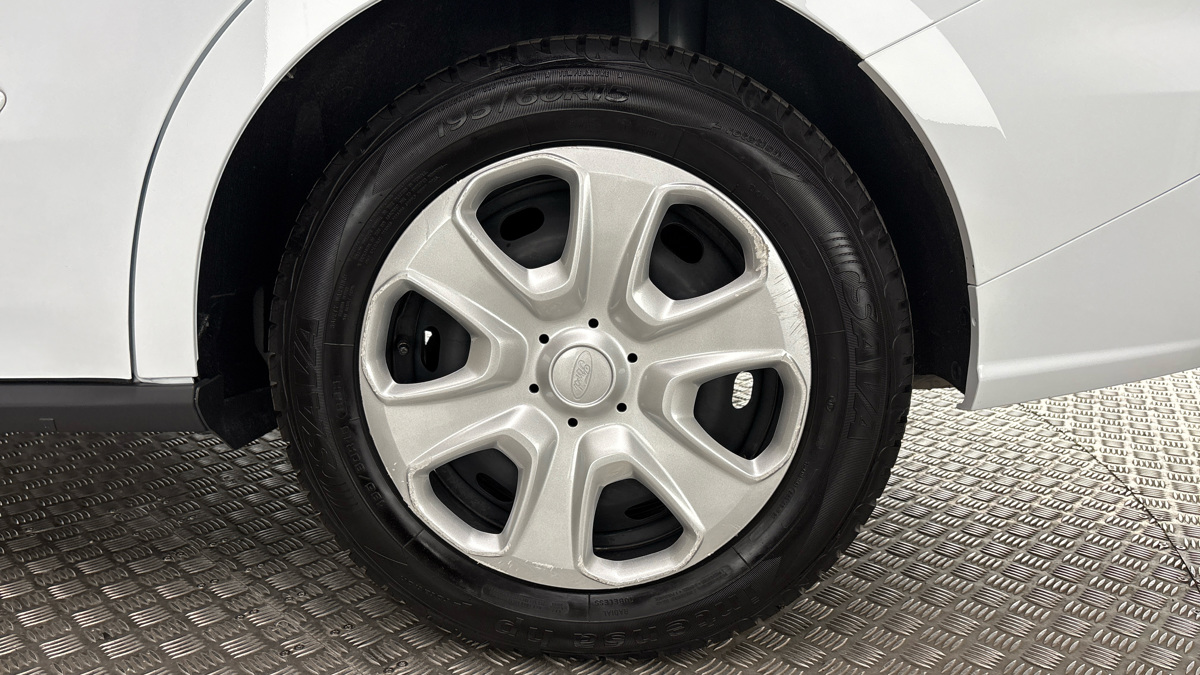 Ford Tourneo Courier - 19