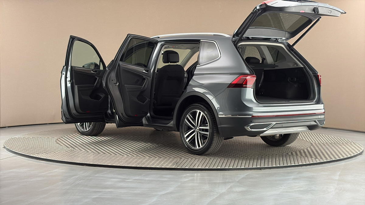Volkswagen Tiguan Allspace - 7