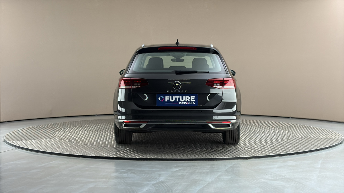 Volkswagen Passat - 5