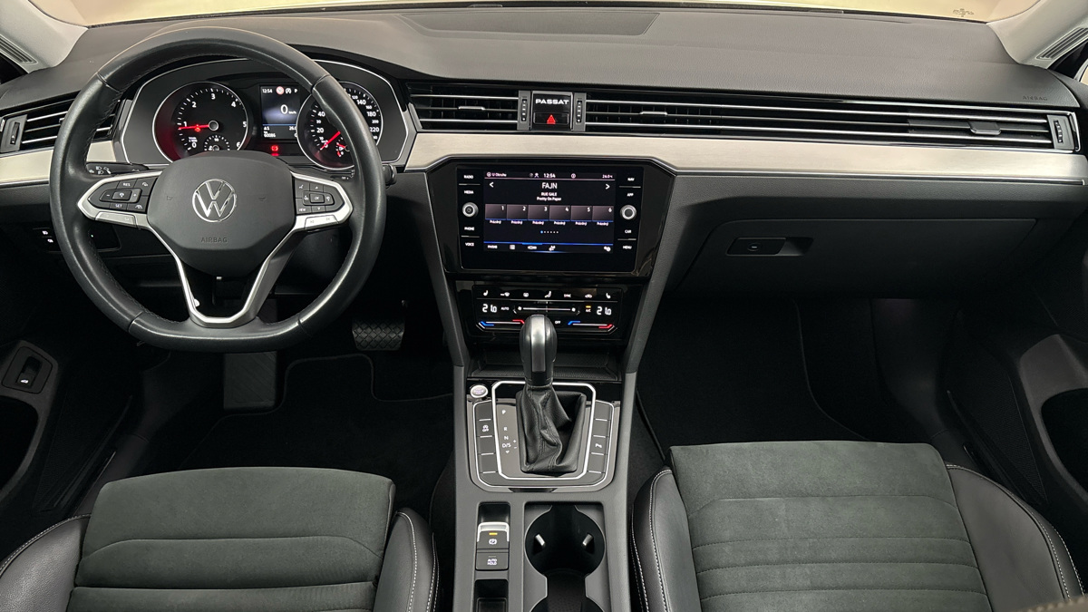 Volkswagen Passat - 8