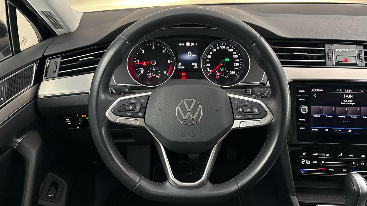 Volkswagen Passat - 9