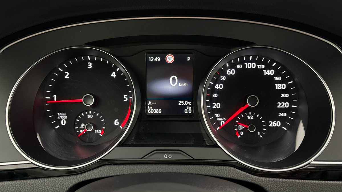Volkswagen Passat - 10