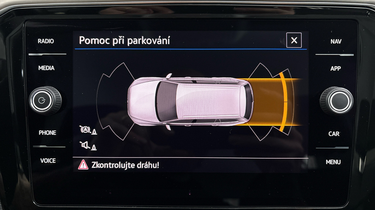 Volkswagen Passat - 12