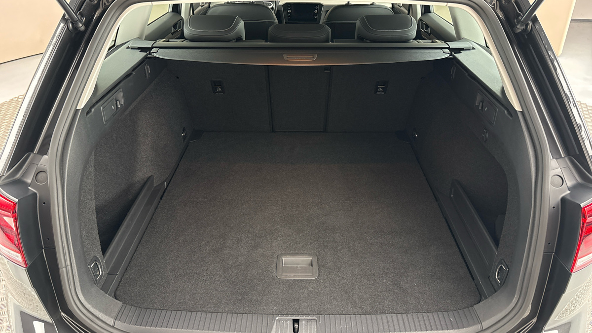 Volkswagen Passat - 17
