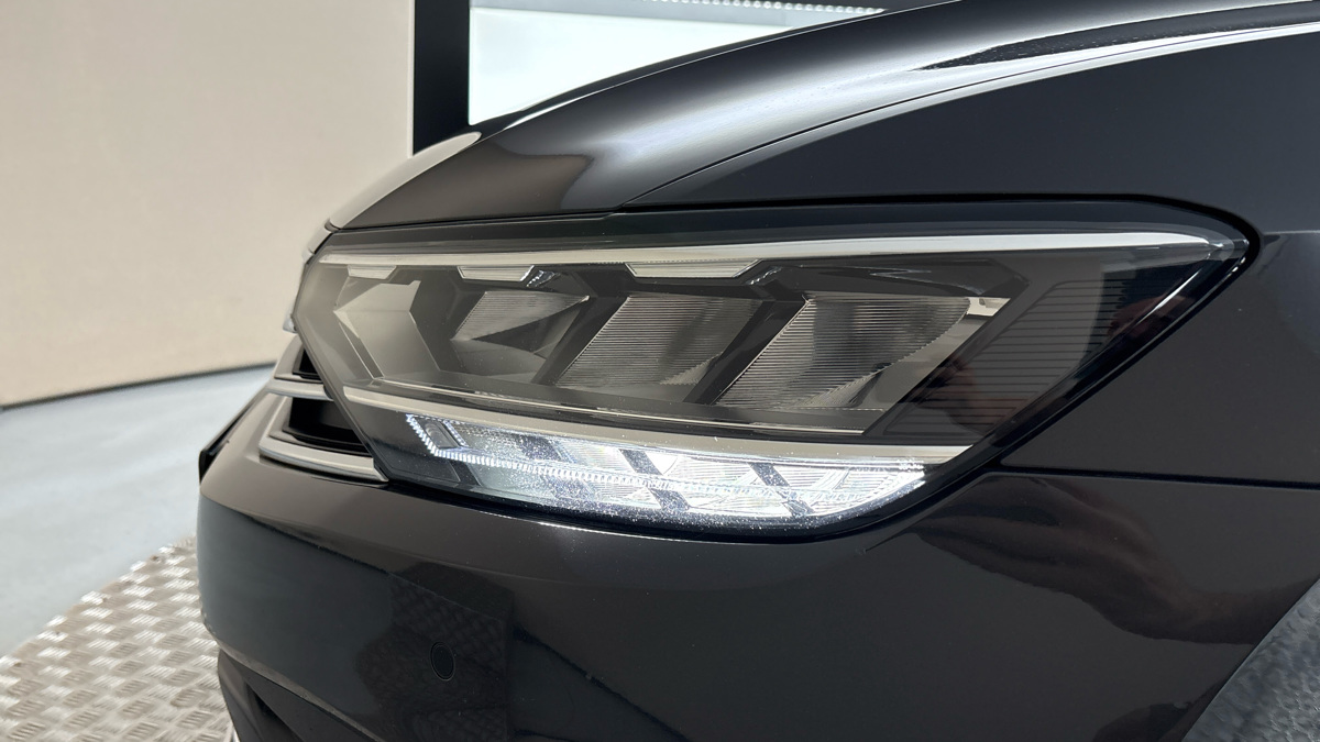 Volkswagen Passat - 18