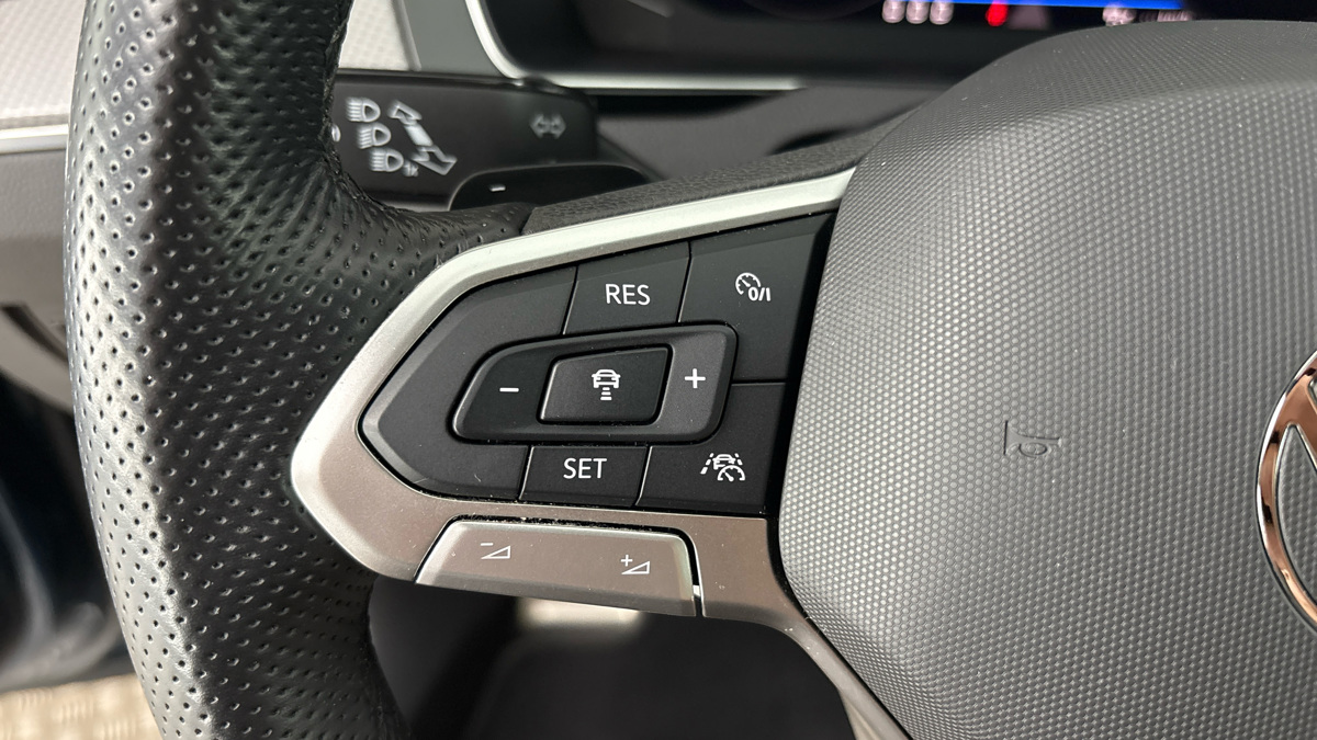 Volkswagen Passat - 14