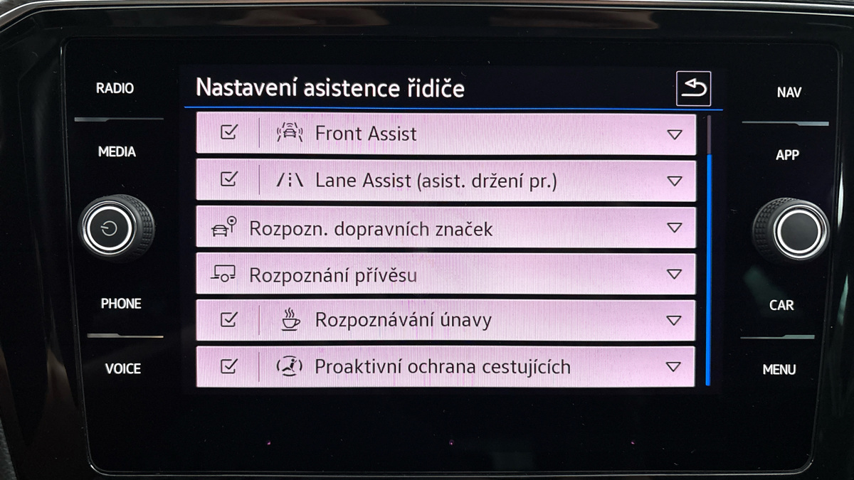 Volkswagen Passat - 28