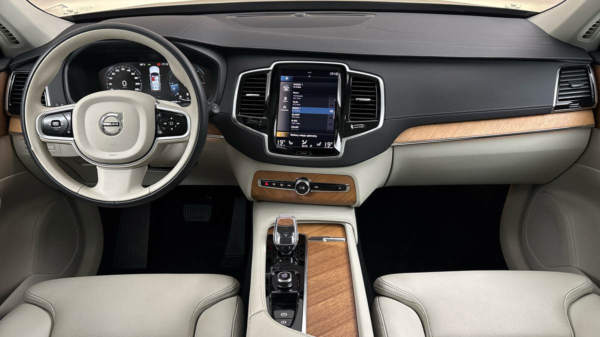 Volvo XC90 - 8