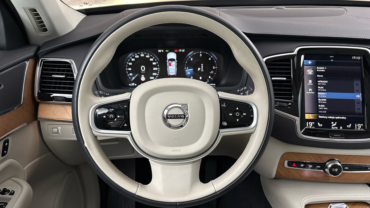 Volvo XC90 - 9
