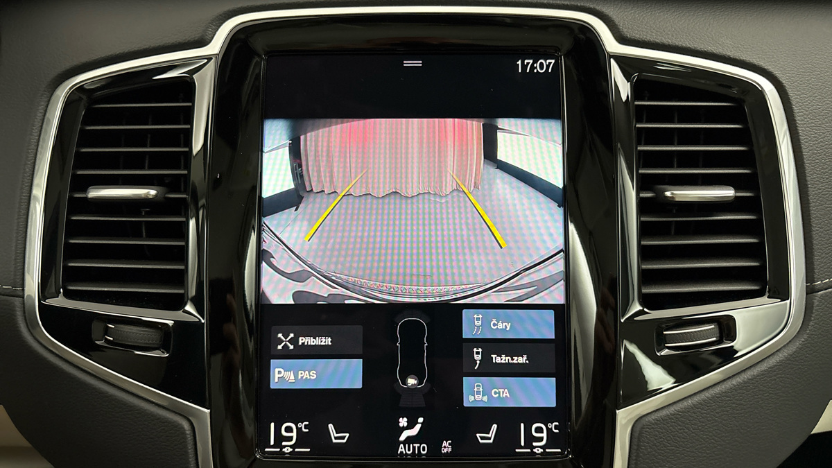 Volvo XC90 - 12