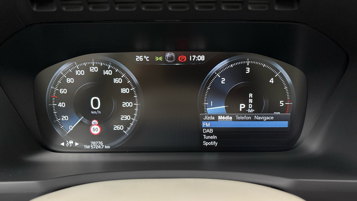 Volvo XC90 - 32