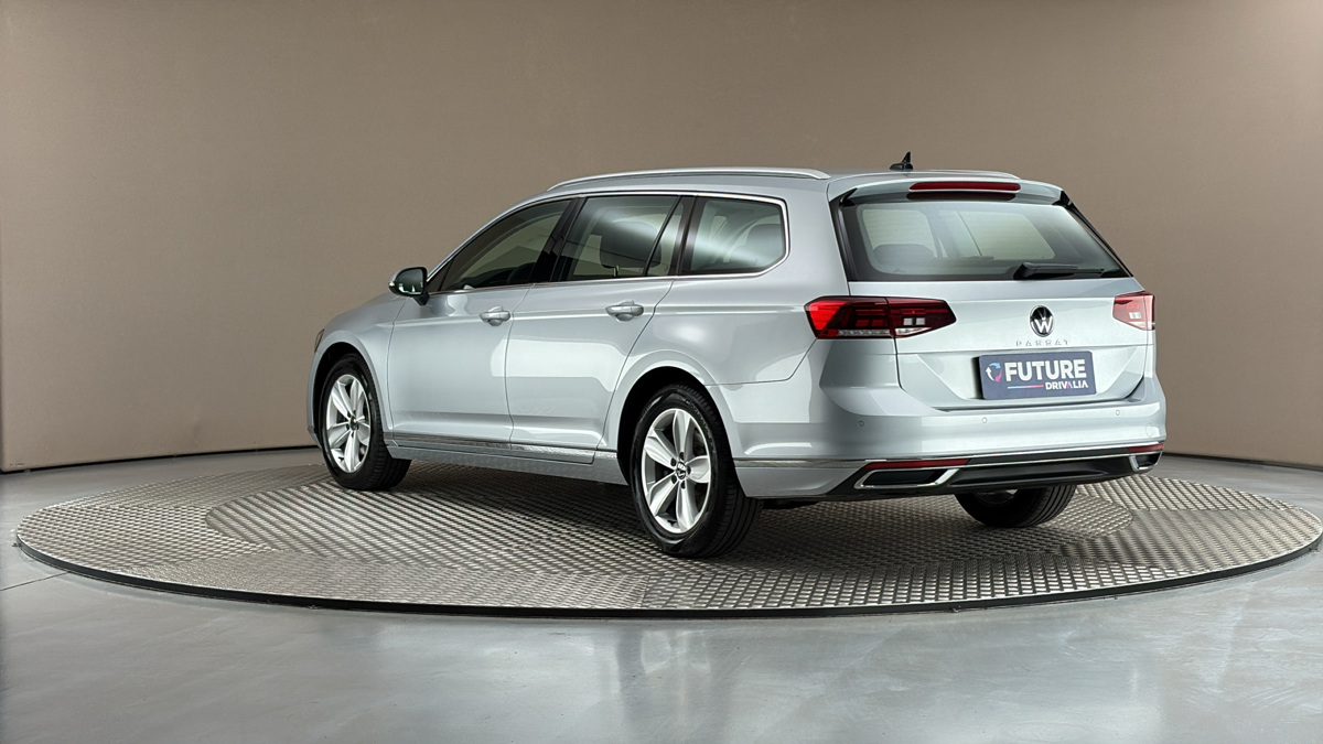 Volkswagen Passat - 2