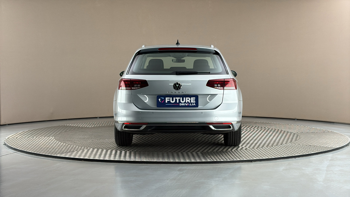 Volkswagen Passat - 5
