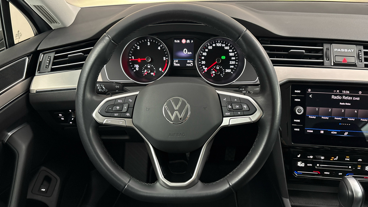 Volkswagen Passat - 9