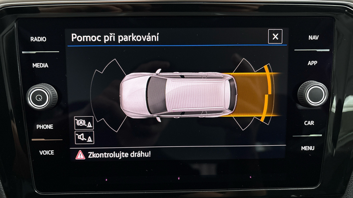 Volkswagen Passat - 12