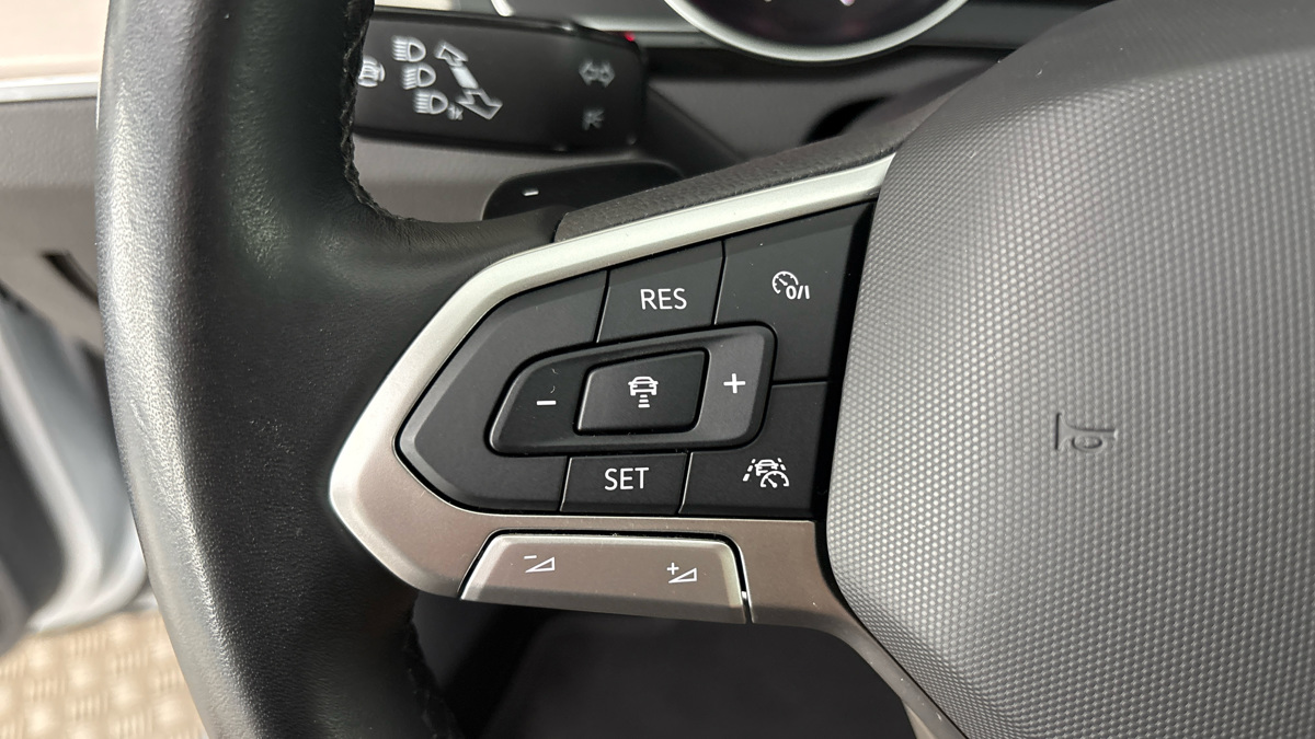 Volkswagen Passat - 14