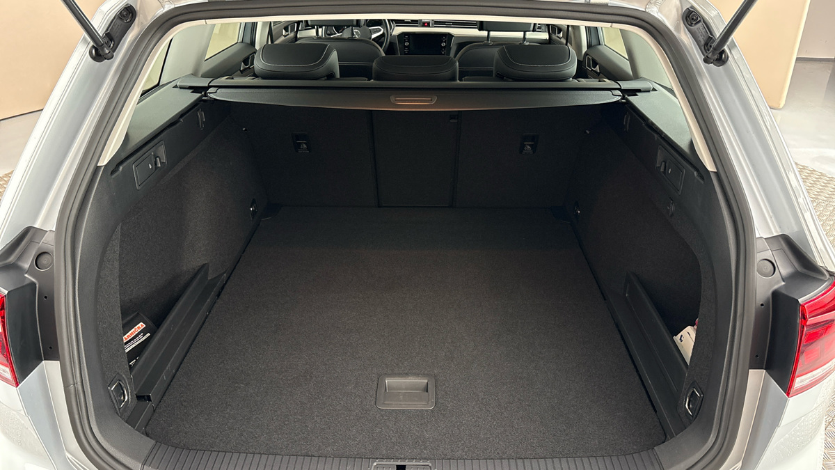 Volkswagen Passat - 17