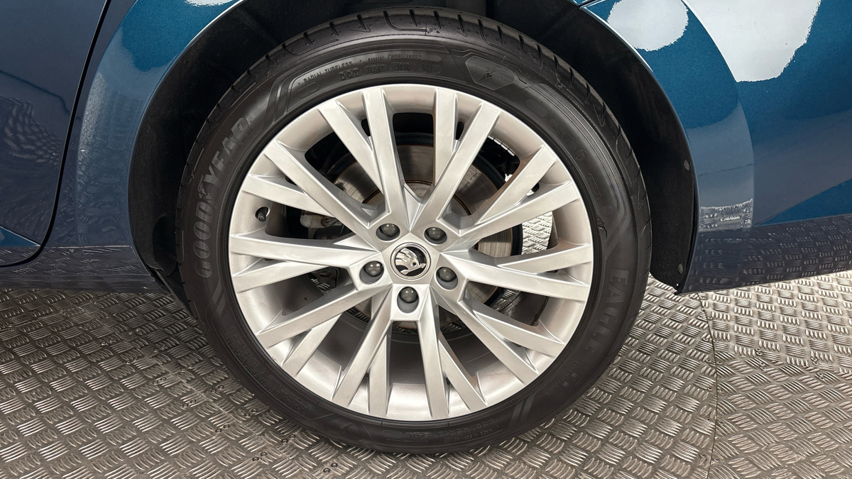 Škoda Superb - 19