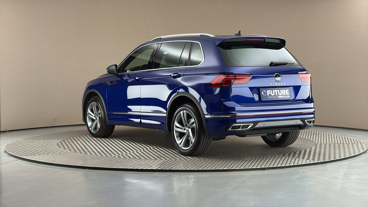 Volkswagen Tiguan - 2