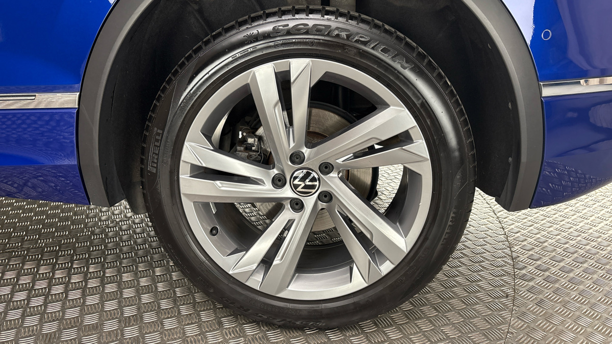 Volkswagen Tiguan - 19