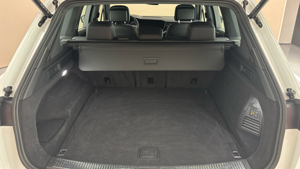 Volkswagen Touareg - 17