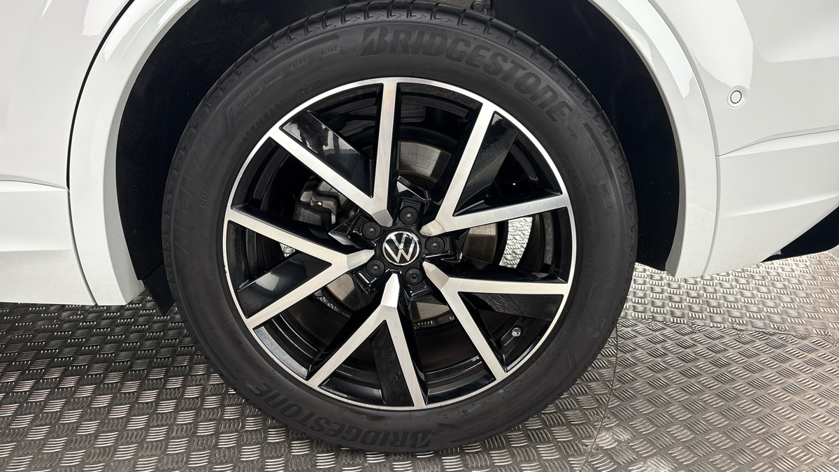 Volkswagen Touareg - 19