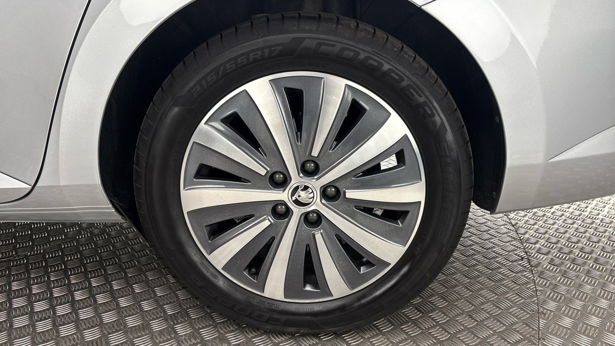 Škoda Superb - 19